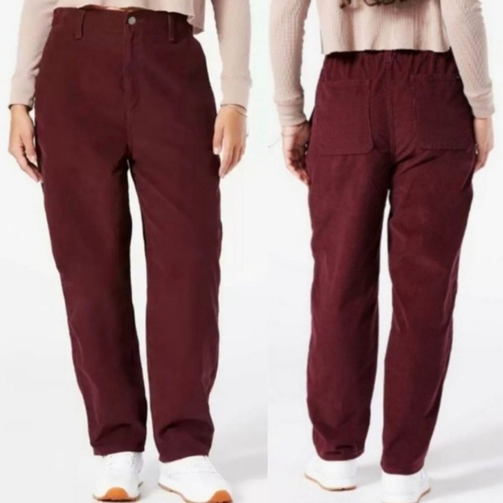 LEVI'S Denizen High-Rise Loose Taper Corduroy Pant in Burgundy